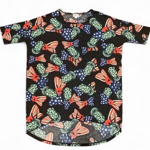LuLaRoe Black Tee with Red Bows, Blue Star Bows & Mint Green Statue Prints